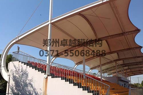 膜布、附件及鋼索安裝